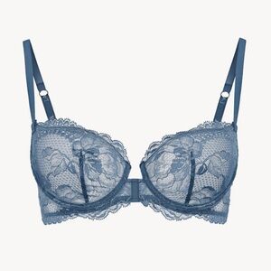 {La Perla} Luxury Lace Lavender Bluish Bra